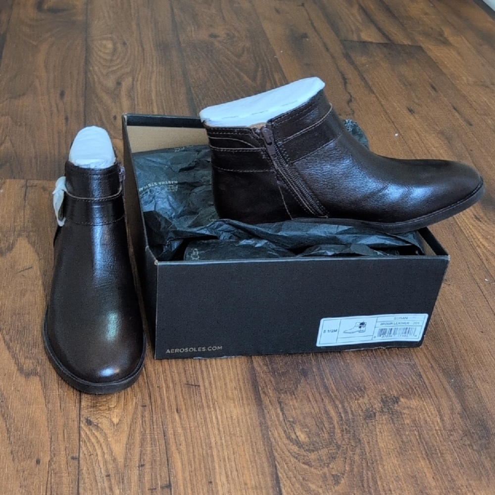 Aerosoles Brown Leather Ankle Booties - Suze 5.5 - NIB
